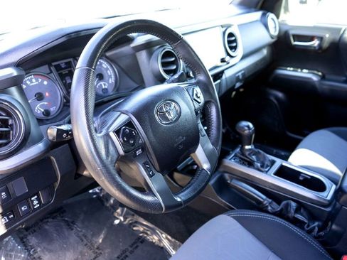 Used 2021 Toyota Tacoma TRD Sport image 9