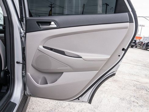 Used 2019 Hyundai Tucson SE image 14