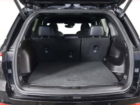 Used 2024 Jeep Grand Cherokee Limited image 19