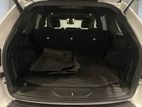 Used 2021 Jeep Grand Cherokee Limited AWD/4WD image 27