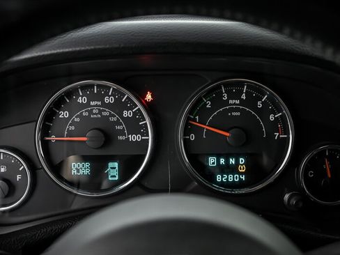 Used 2012 Jeep Wrangler Unlimited Sahara w/ Connectivity Group AWD/4WD image 20