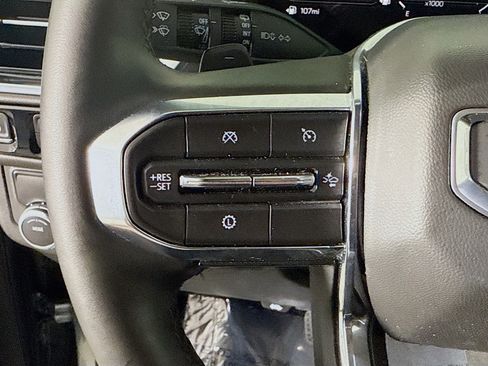 Used 2025 GMC Yukon Denali RWD image 14
