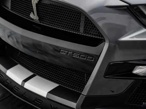 Used 2021 Ford Mustang Shelby GT500 w/ Carbon Fiber Track Pack RWD image 40