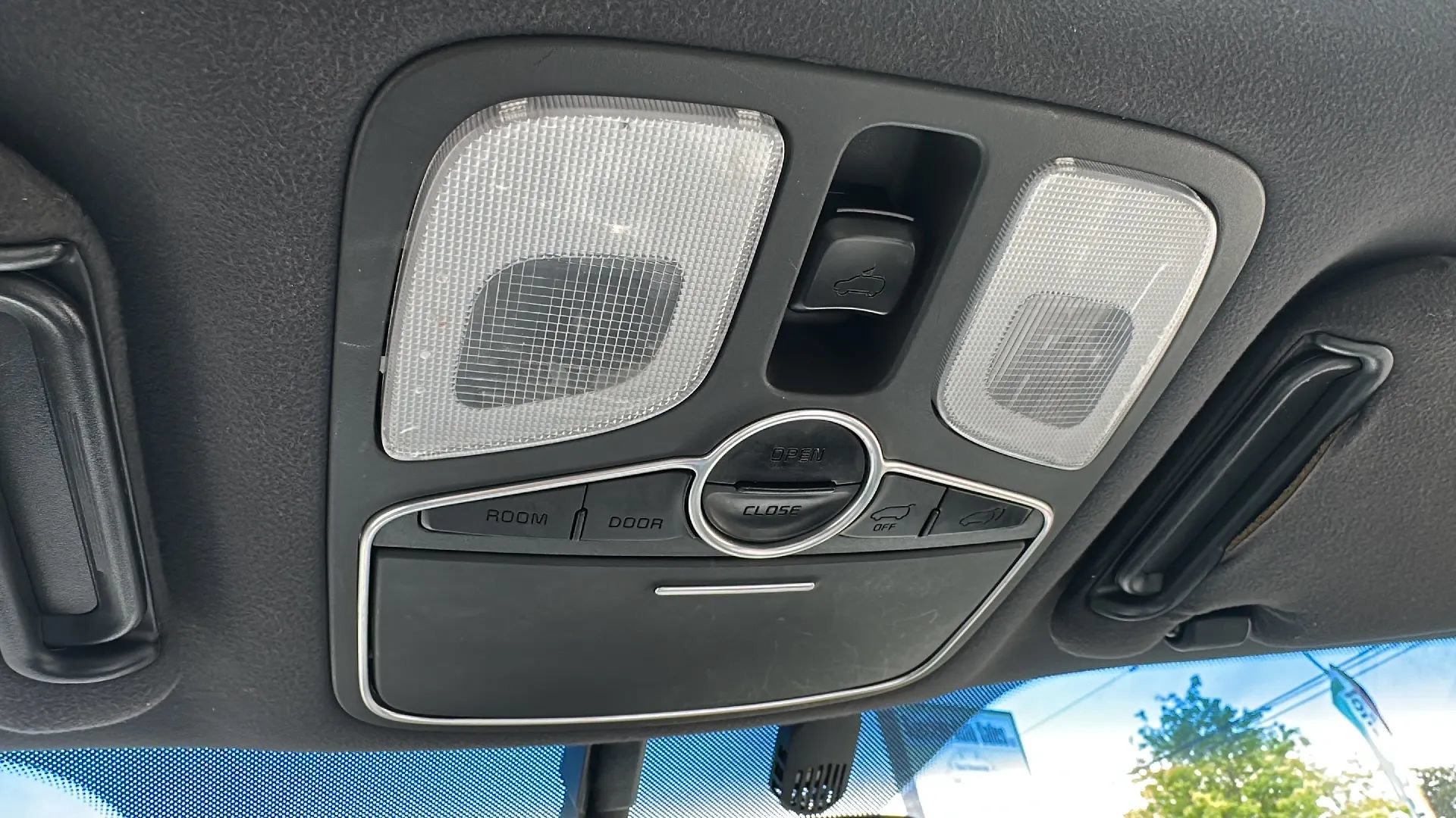 Used 2014 Kia Sorento SX w/ 3rd Row Package AWD/4WD image 18