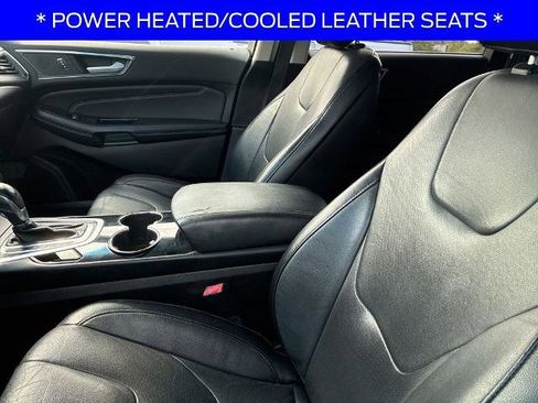 Certified 2017 Ford Edge Titanium w/ Equipment Group 301A FWD image 8