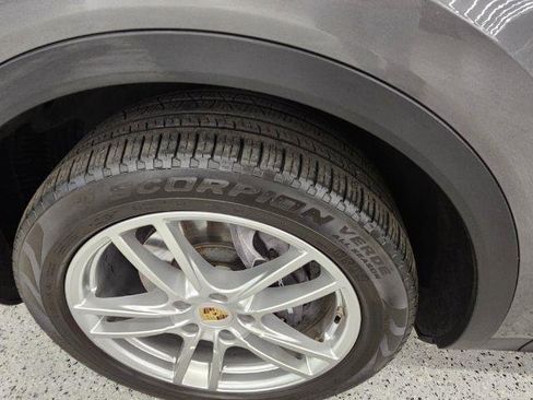 Used 2019 Porsche Cayenne AWD/4WD image 38