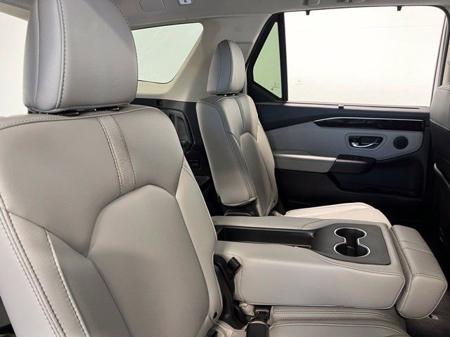 Used 2024 Honda Pilot Touring image 15