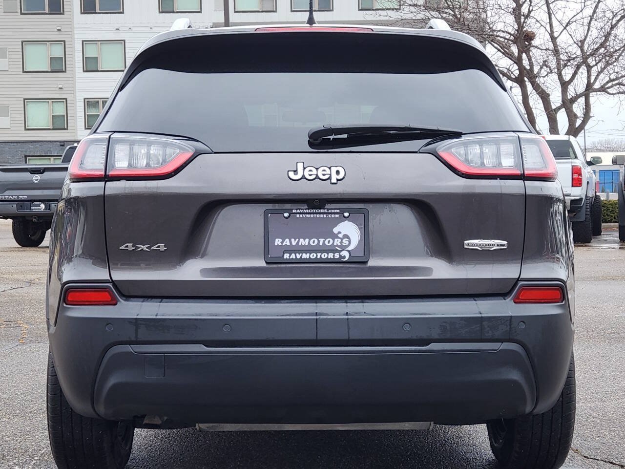 Used 2019 Jeep Cherokee Latitude Plus AWD/4WD image 9