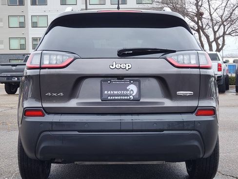 Used 2019 Jeep Cherokee Latitude Plus AWD/4WD image 9