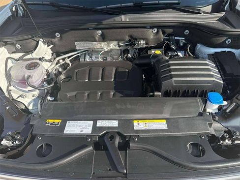 New 2026 Volkswagen Atlas SE image 9