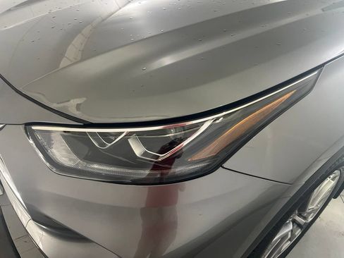 Used 2025 Toyota Highlander Limited AWD/4WD image 36