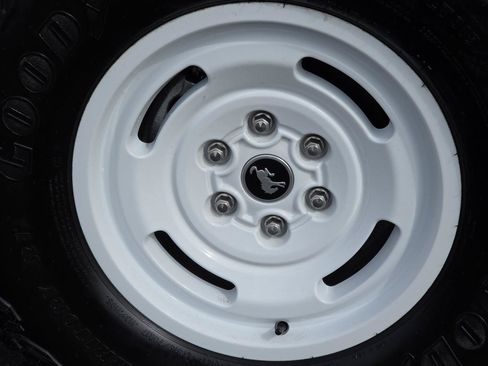 Used 2025 Ford Bronco Heritage Edition AWD/4WD image 13