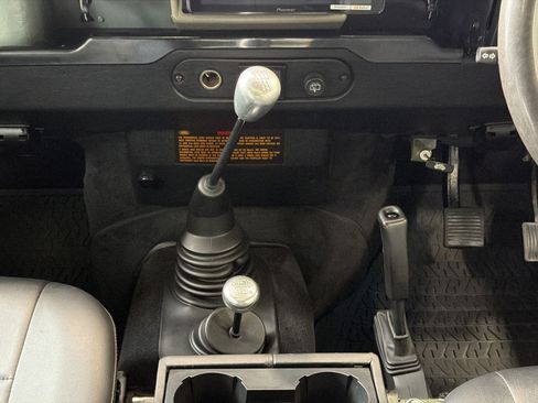 Used 1994 Land Rover Defender 90 image 15