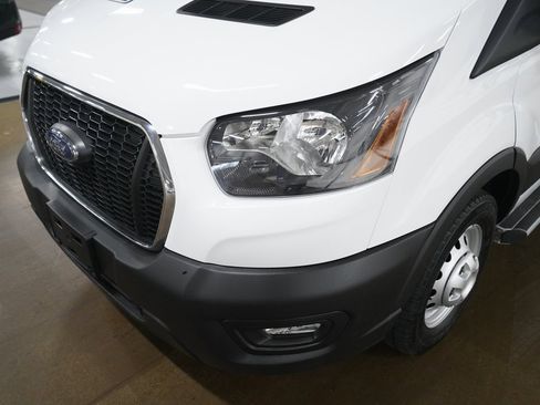 Used 2024 Ford Transit 250 Low Roof AWD w/ Exterior Upgrade Package image 22