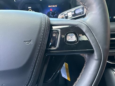 New 2026 Lincoln Aviator AWD image 20