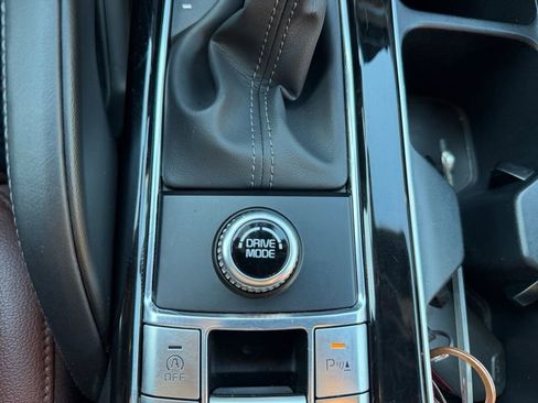 Used 2023 Kia Telluride EX w/ EX Captain's Chair Package image 16