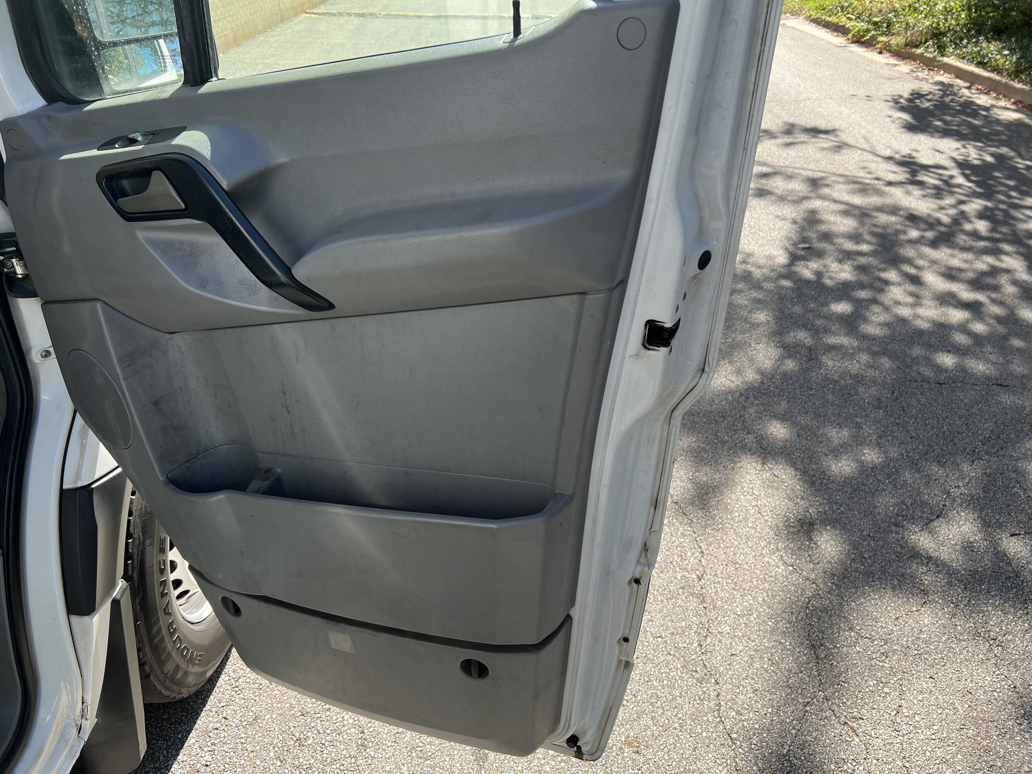 Used 2016 Mercedes-Benz Sprinter 2500 image 27