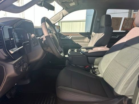 Used 2024 Chevrolet Silverado 1500 LT AWD/4WD image 25