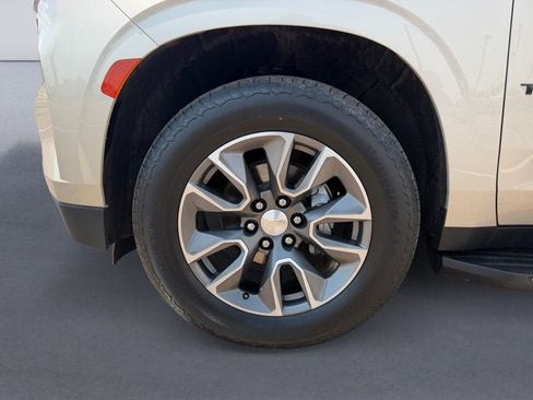 Used 2023 Chevrolet Tahoe LT w/ Luxury Package AWD/4WD image 14