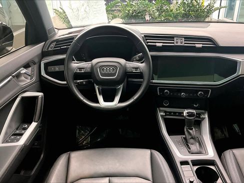Used 2023 Audi Q3 2.0T Premium w/ Convenience Package image 5