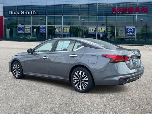 Used 2024 Nissan Altima 2.5 SV image 4