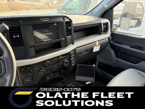 New 2025 Ford F550 4x4 Supercab Super Duty image 12