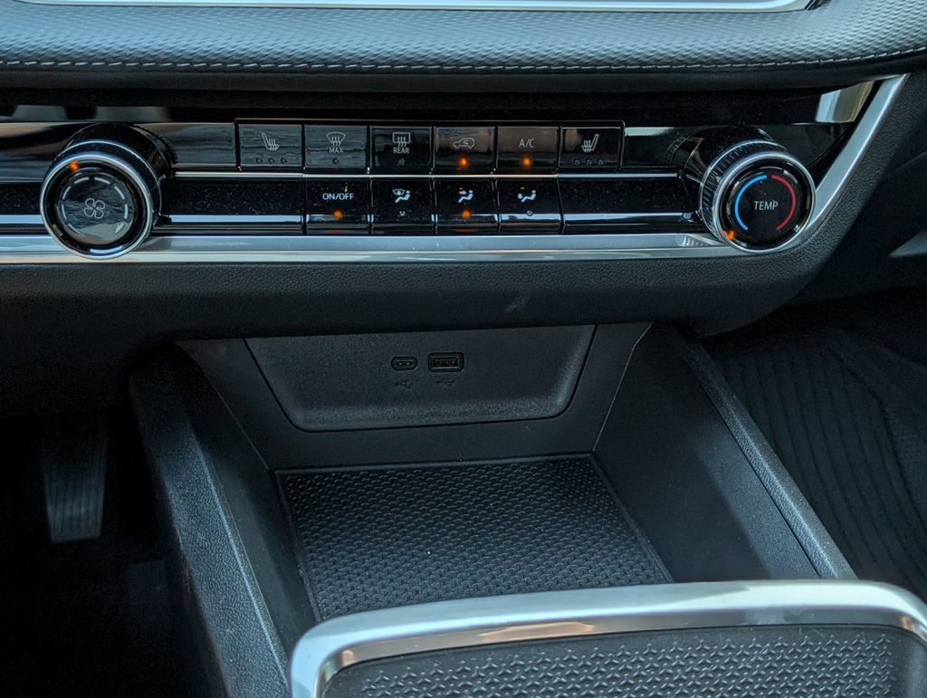 New 2027 Chevrolet Equinox LT w/ Safety and Technology Package FWD image 22