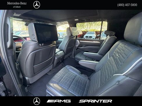 Used 2025 Cadillac Escalade ESV Sport Platinum AWD/4WD image 21