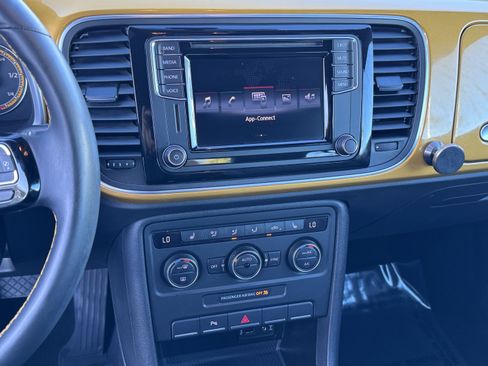 Used 2016 Volkswagen Beetle 1.8T Dune image 22