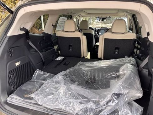 New 2026 Subaru Ascent Limited AWD/4WD image 18