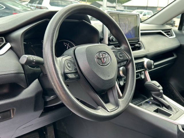 Used 2025 Toyota RAV4 LE FWD image 27