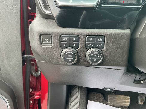 Used 2024 Chevrolet Silverado 3500 High Country image 15