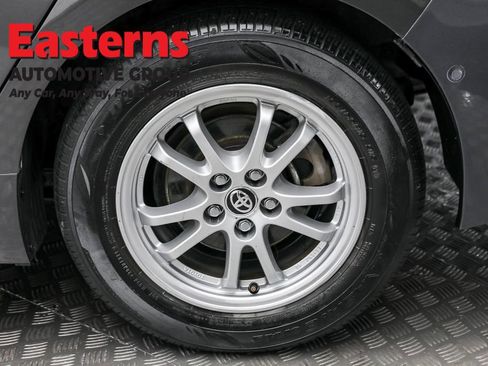 Used 2022 Toyota Prius LE image 8