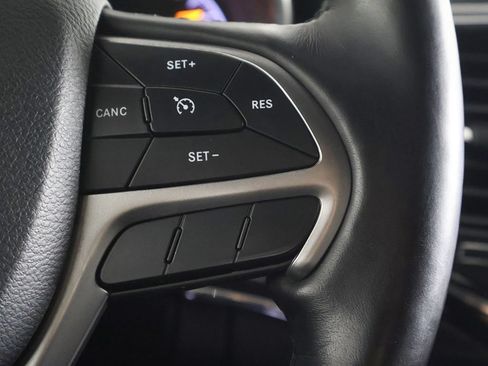 Used 2021 Jeep Grand Cherokee Limited w/ Premium Lighting Group AWD/4WD image 40