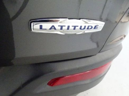 Used 2014 Jeep Cherokee Latitude w/ Comfort/Convenience Group AWD/4WD image 25