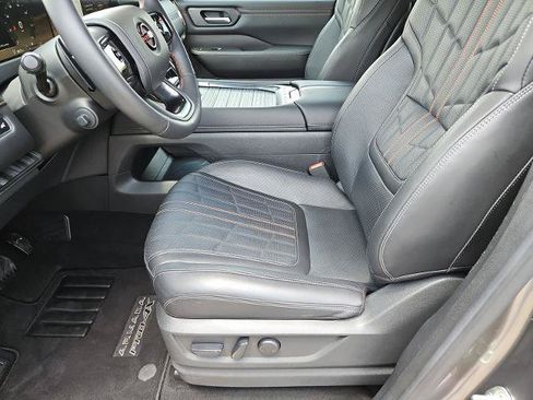 Certified 2025 Nissan Armada PRO-4X AWD/4WD image 12