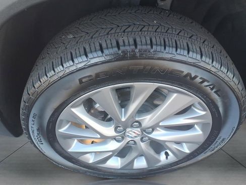 Used 2025 Buick Enclave Preferred image 9