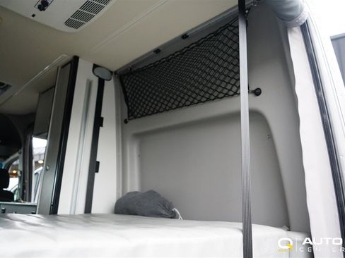 Used 2018 Mercedes-Benz Sprinter 2500 image 69