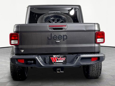 Used 2022 Jeep Gladiator Sport AWD/4WD image 5