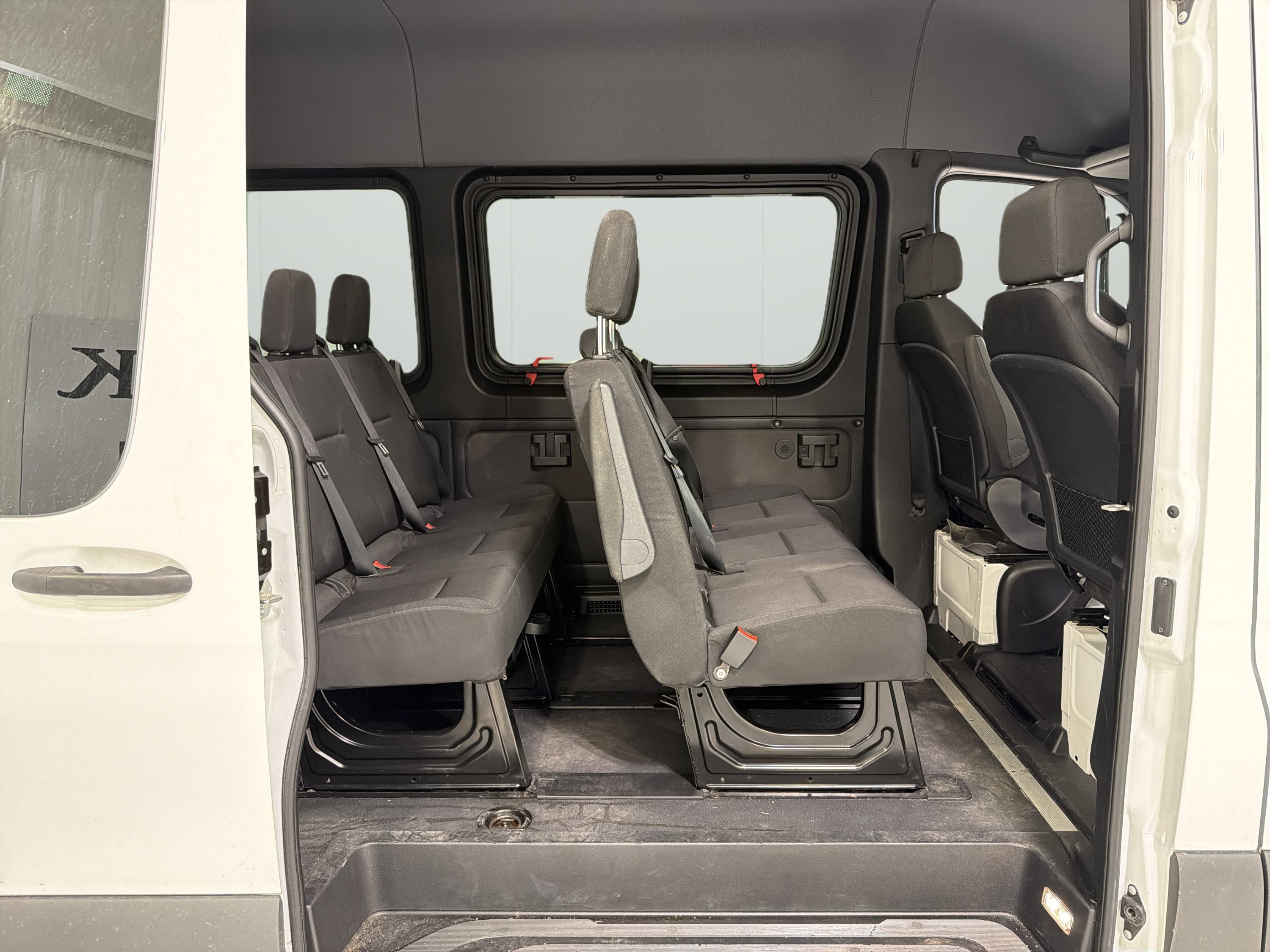Used 2025 Mercedes-Benz Sprinter 2500 image 11