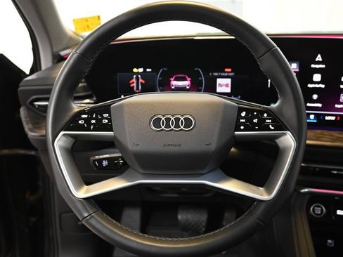 Used 2025 Audi Q5 Premium Plus AWD/4WD image 4