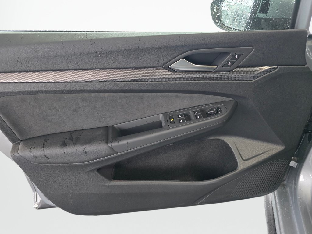 New 2026 Volkswagen GTI SE FWD image 34