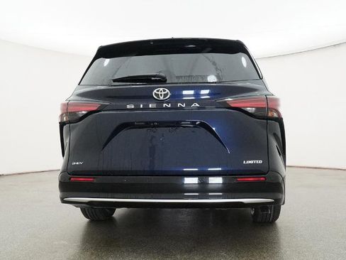 New 2026 Toyota Sienna Limited FWD image 21