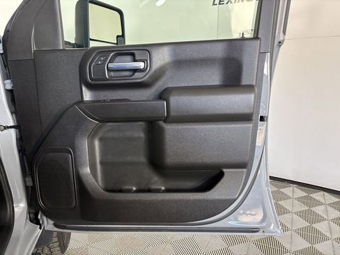 Used 2025 Chevrolet Silverado 2500 Custom image 26