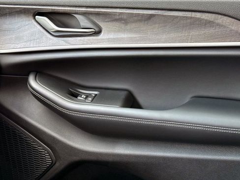 New 2025 Jeep Grand Cherokee Limited image 20