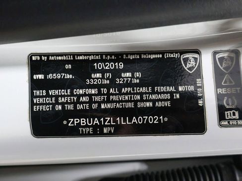 Used 2020 Lamborghini Urus image 95