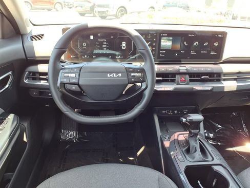 Certified 2025 Kia K4 EX FWD image 11