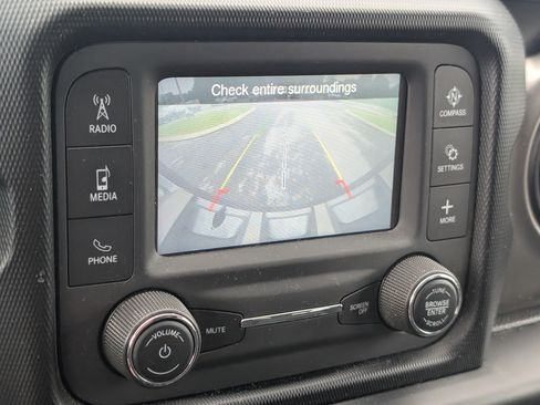 Used 2019 Jeep Wrangler Unlimited Sport S AWD/4WD image 11
