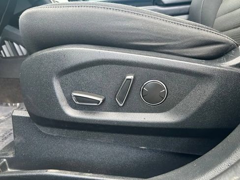 Used 2019 Ford Edge SEL FWD image 16