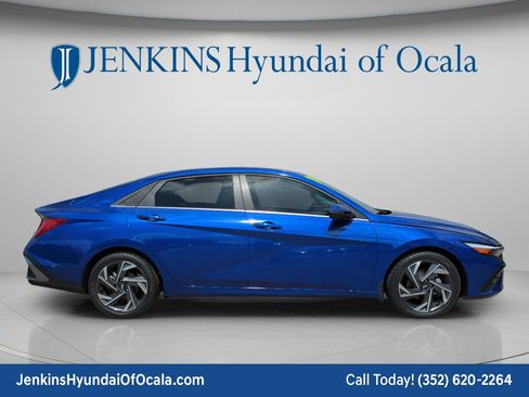 Certified 2024 Hyundai Elantra Limited image 2